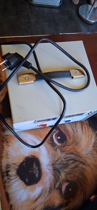 Stabilizator de  tensiune