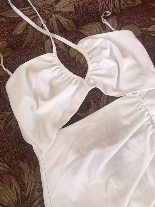 платье открытое