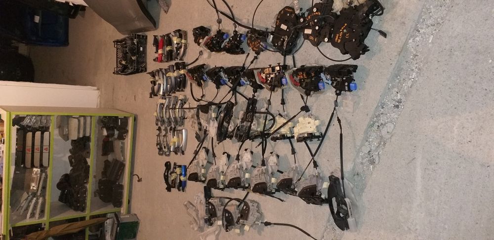 Broască,maner usa,vw passat,cc, b6,b7,touran,Golf 5,jetta,octavia 2