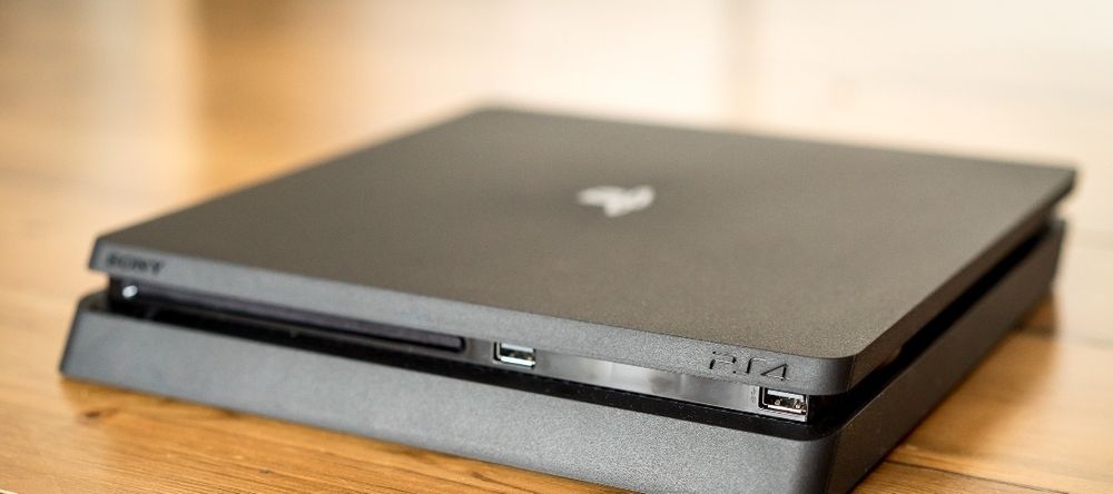 Ps4 slim fără controlere