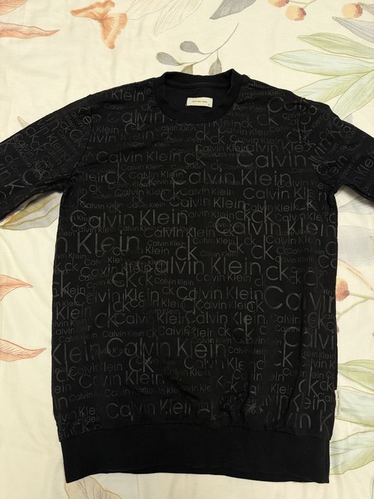 Черна блуза на Calvin Klein