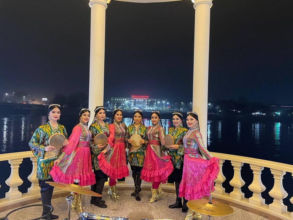 Raqs ansambli. Танцевальный ансамбль. Шоу балет