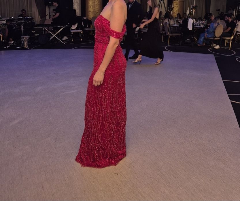 Vand rochie eleganta de nasa