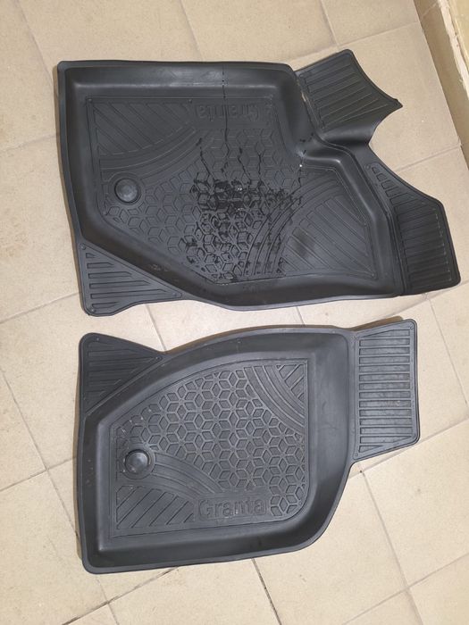 Резиновые коврики на Lada