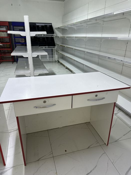 Магазинные полки,стеллажи