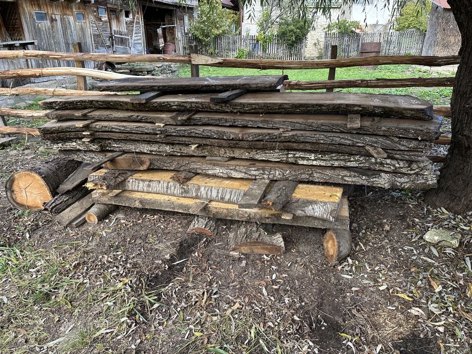 Nuc si cires / lemn masiv
