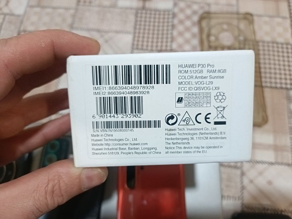 Vând telefoanele din poze