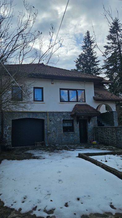 Casă de vânzare în Bușteni Poiana Țapului Zamora cu vedere la munte