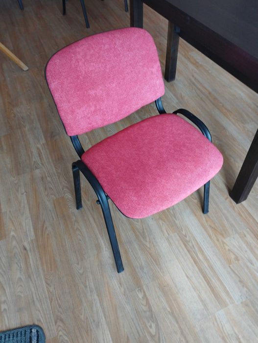 Продавам нови посетителски офис столове