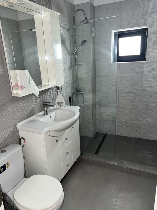 Propietar  doua camere decomandat  cu loc de parcare  si centrala