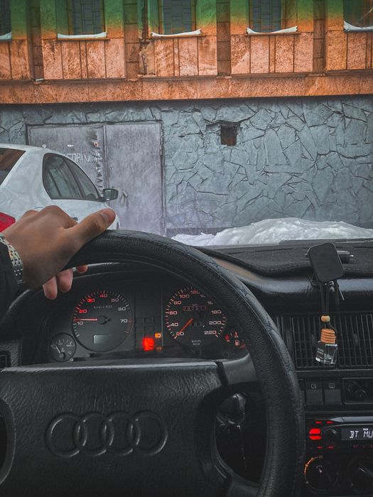 Продам Ауди 80 б3