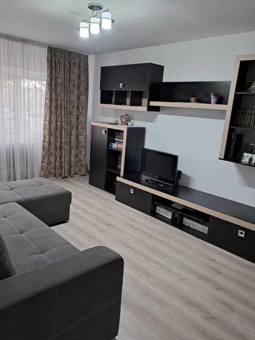 Apartament 2+ 1 camere, decomandat, 59 mp, cu BECI si LOC DE PARCARE