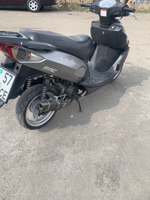 Продам скутер 150 кубов