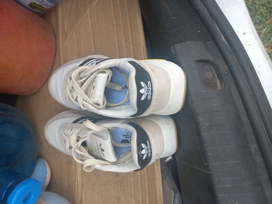 Продам кросовки adidas