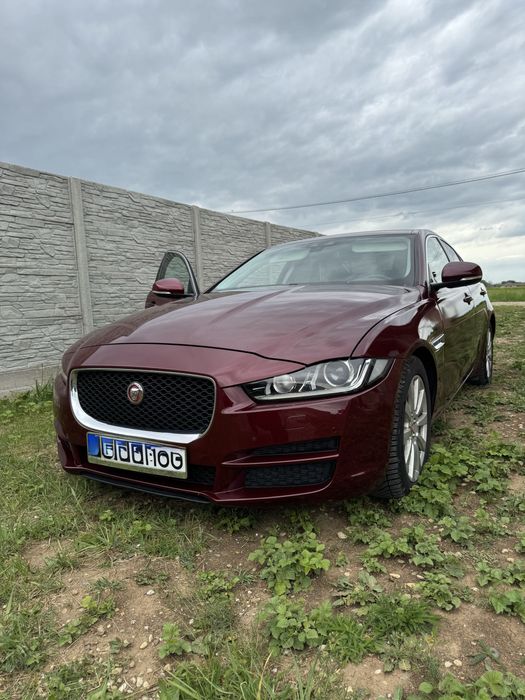 Jaguar Xe 2.0 D 180 Prestige