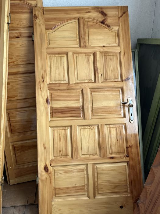 Дървени врати