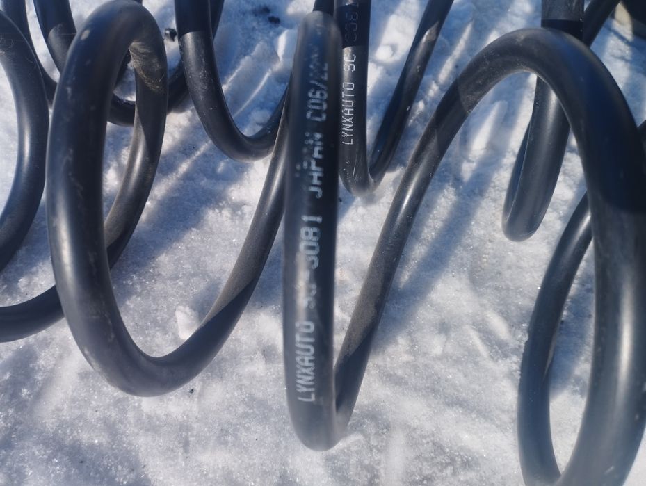 Пружины задние новые