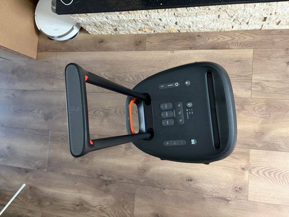 Vand JBL Party Boxa 310