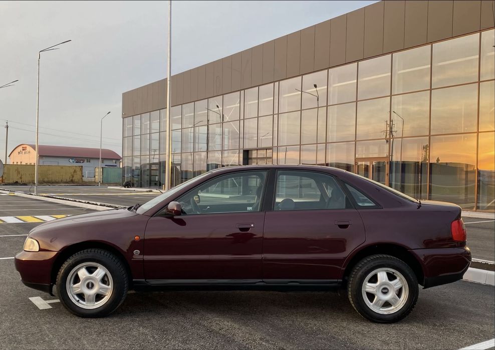 Audi A4, B5.