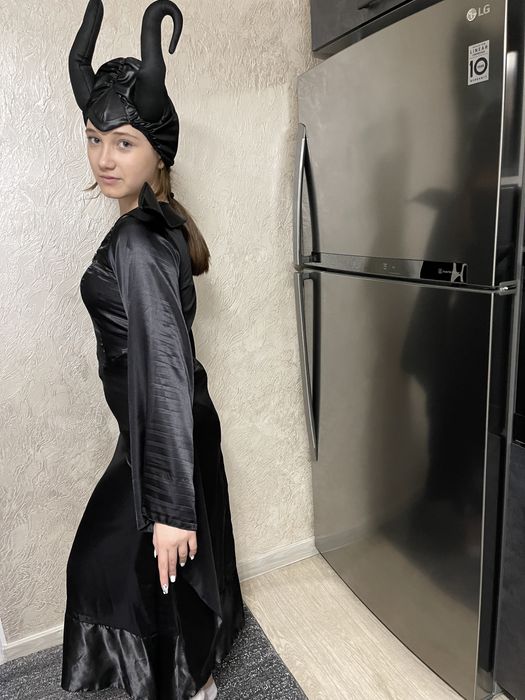 Продам карнавальный костюм Малефесенты