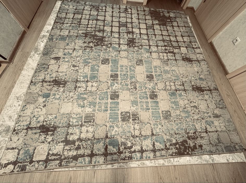 Продам ковер в хорошем состоянии