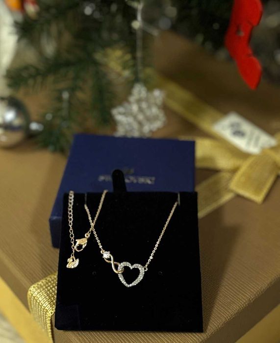 Колие на Сваровски - Infinity heart