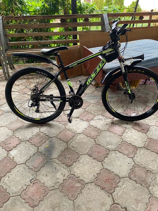 Только один сезон катались