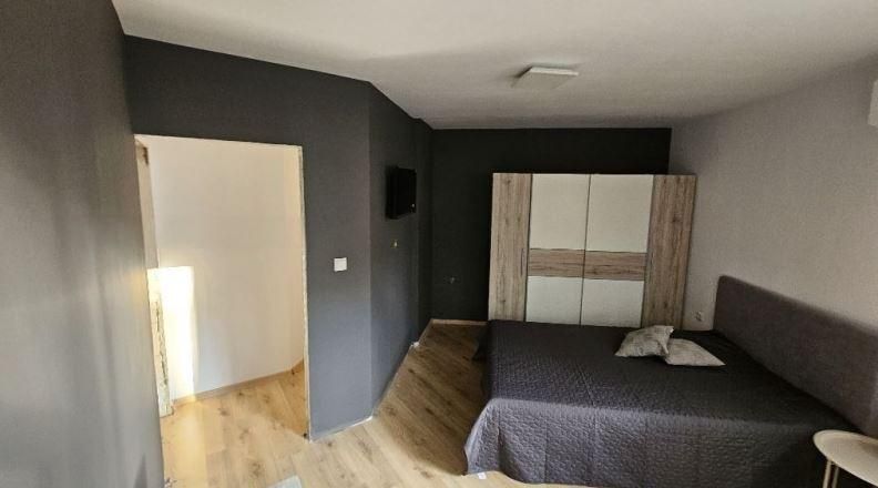 Дава се под наем Тристаен апартамент в Варна, Гръцка махала - 90 кв.м за 550 € - Снимка #5