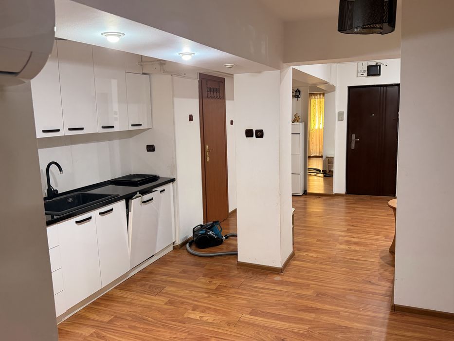 Vand Apartament 3 camere!
