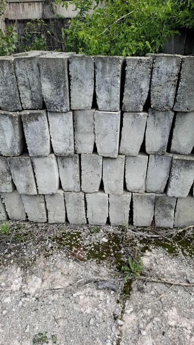 Бетонни Траверси и Бетонни Канавки Бетонни бордюри