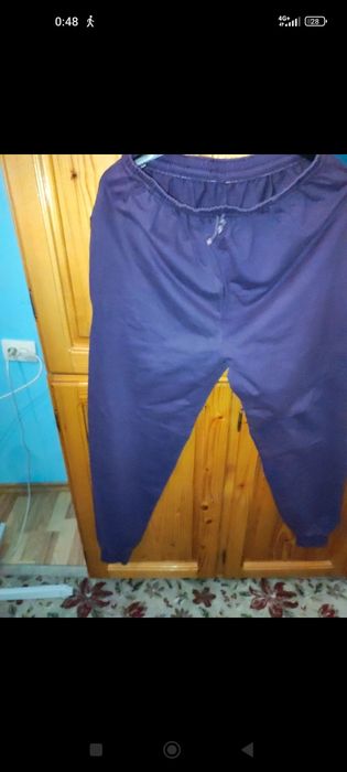 Pantaloni de trening.