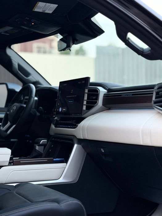 Toyota Sequoia Capstone