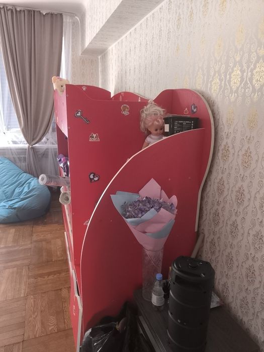 Продам двух яростную кровать с матрасами