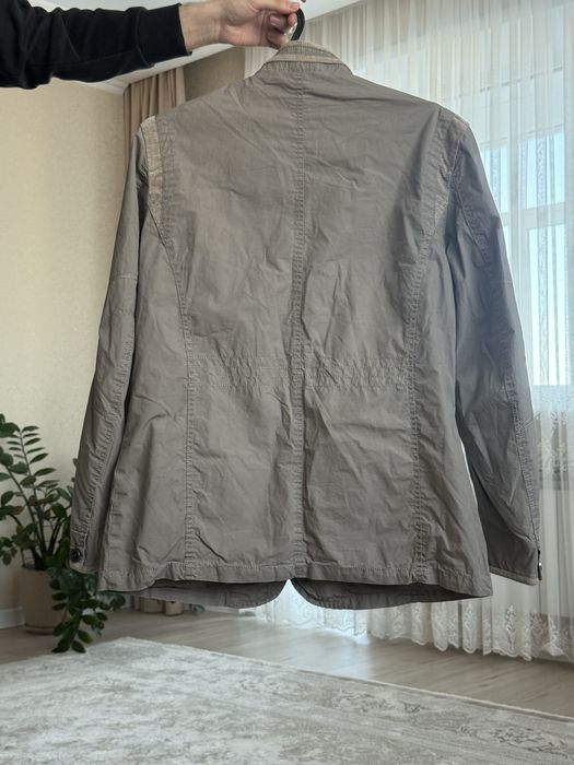 Продам весенние куртки