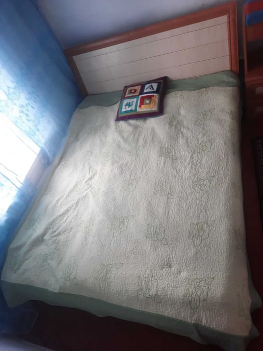 Спальный гарнитур,  шкаф для одежды, диван, камод