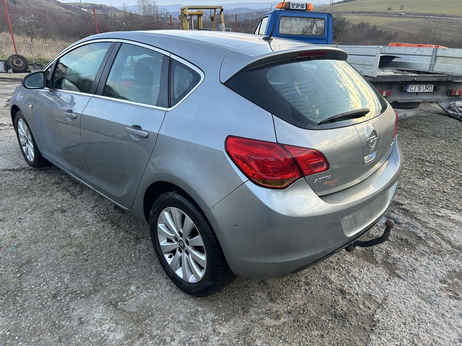 Far Opel Astra j