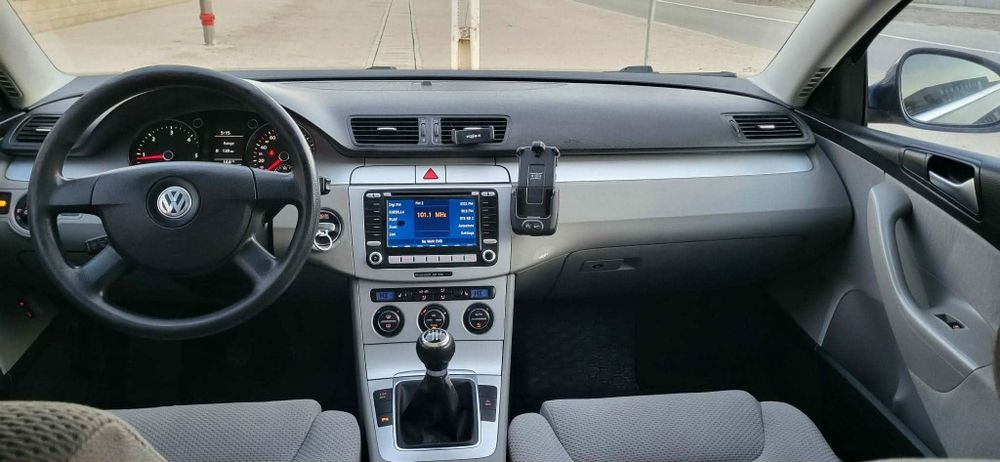 VW Passat Bluemotion 2.0 Diesel 110 CP An 2010 Euro 5