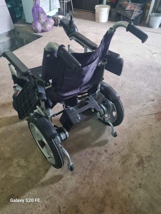 Продам инвалидную коляску