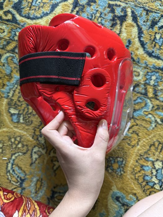 Шлем Таеквондо красный