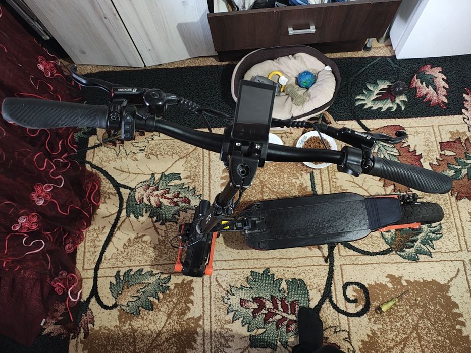 Vând trotineta electrică joyor s10 s