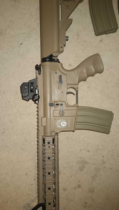 Kit Arma airsoft g&g tr15 xl cu baterie și incarcatoare (m4a1)