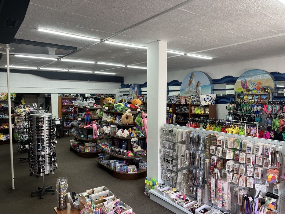 Работещ търговски комплекс / ресторант в център Златни Пясъци