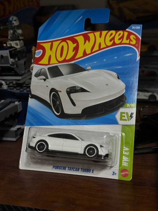 Porsche Taycan HW Mainline