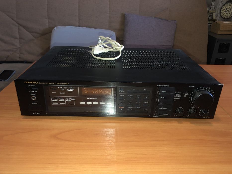 Усилвател Onkyo TX-7420