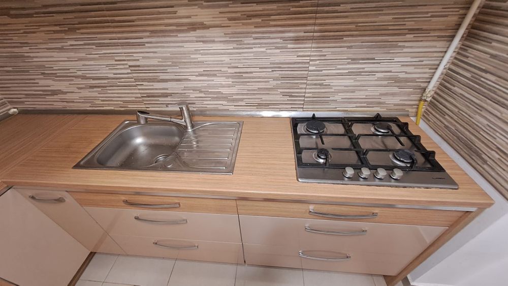 Vând mobila de bucatarie Lems cu electrocasnice MDF și PAL