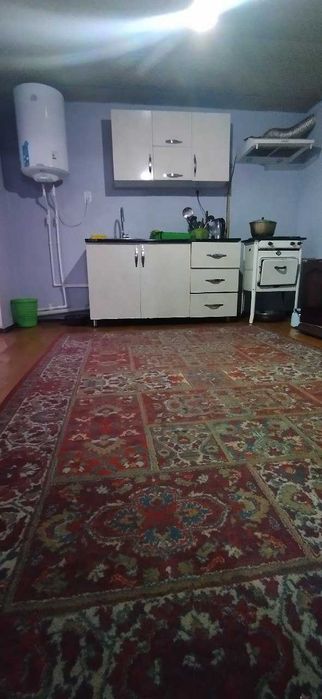 Ховли сотилади Нурафшон шахар центрда жойлашган