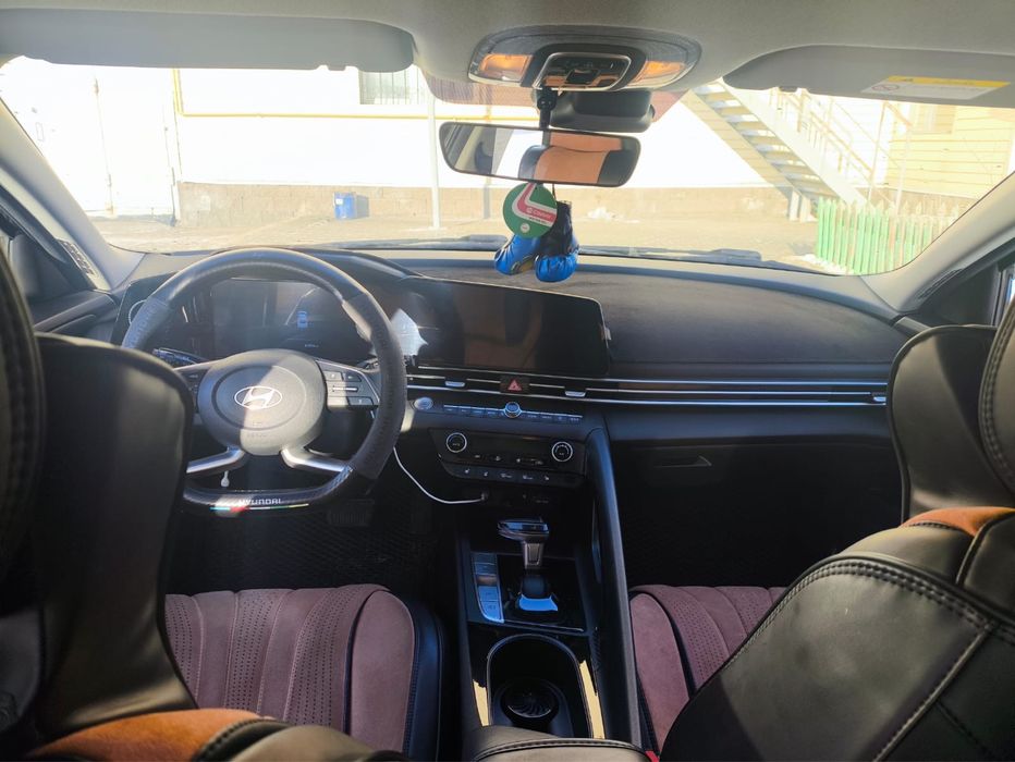 Hyundai Elantra 2023