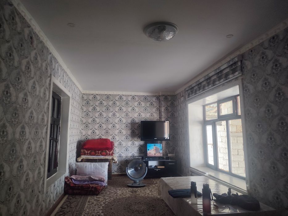 Уй сотилади.ховли