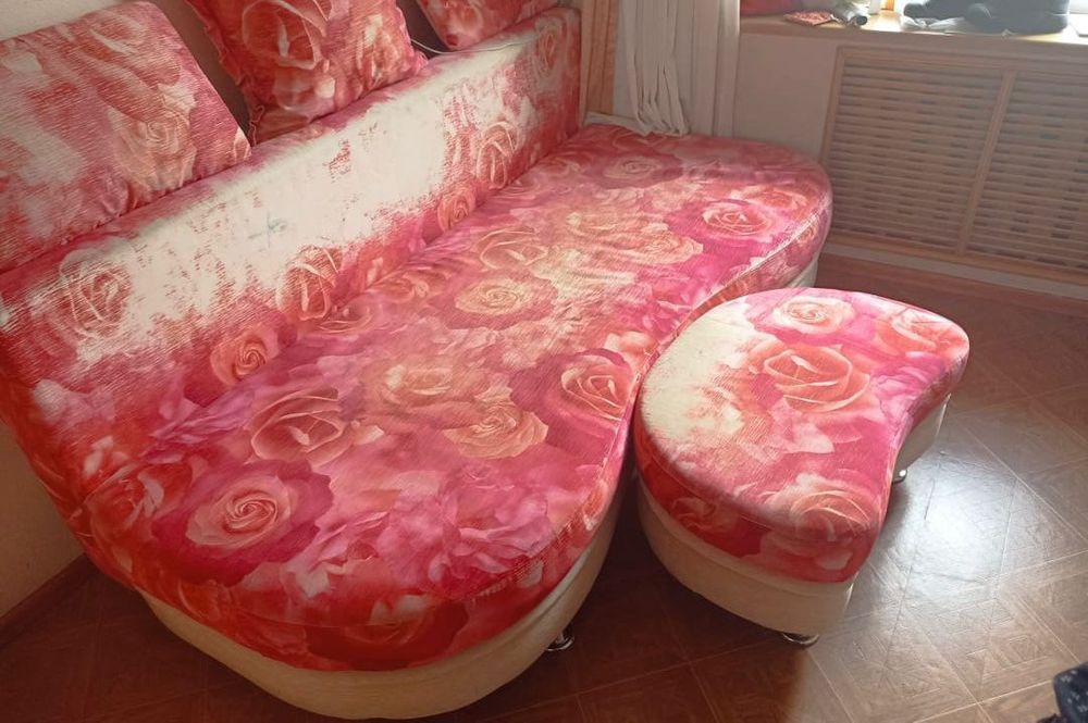 Диван и шкаф отдам бесплатно