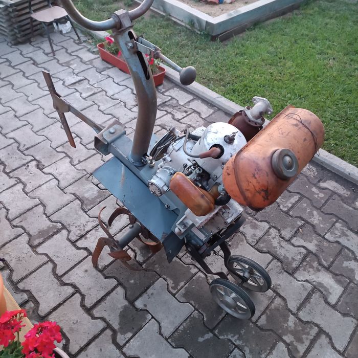 Продам культиватор